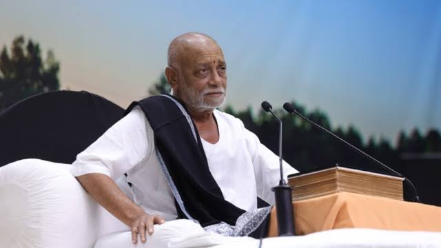 Spritual leader Morari Bapu Flags Forced Conversions, Backs Inclusion of Gita and Ramayana in School Syllabus