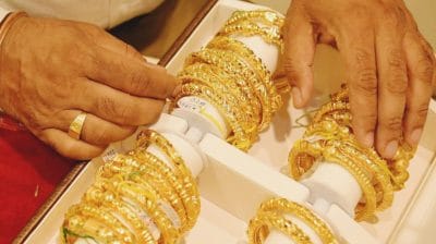 Gold Prices Surge by ₹870, Silver Jumps ₹9,000 Ahead of New Year 2026; Check December 10 Rates