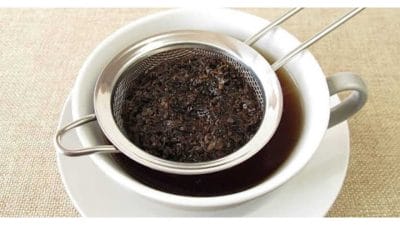 उरलेल्या चहापत्तीचे आहेत जबरदस्त फायदे! जाणून घ्या….