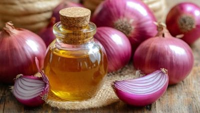 कांद्याच्या तेलामुळे वेगाने होते केसांची वाढ, घरी कसं बनवायचं जाणून घ्या