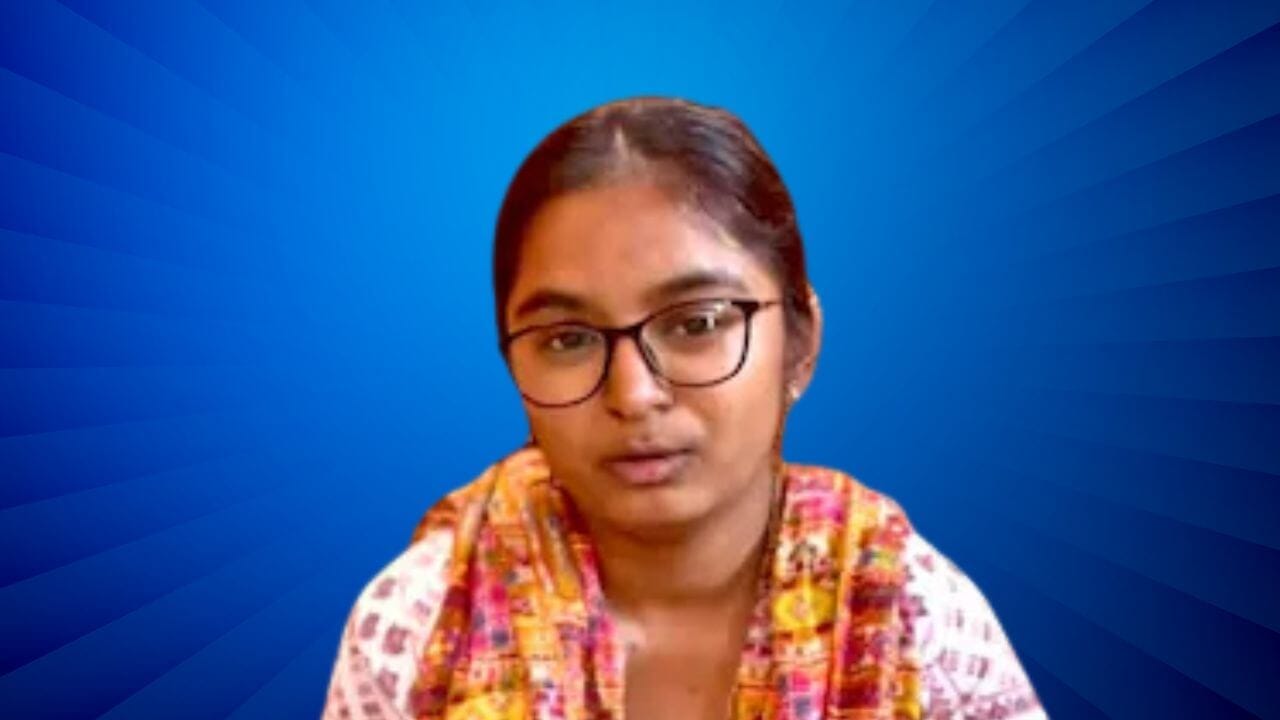 कौतुक थांबेना! सुषमा अंधारे यांची वैभवीचे अभिनंदन करण्यासाठी खास पोस्ट; म्हणाल्या, वडिलांची अत्यंत क्रूर हत्या..