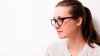 सतत चष्मा वापरून तुमच्याही चेहऱ्यावर काळे डाग पडलेत? करा ‘हे’ घरगुती उपाय