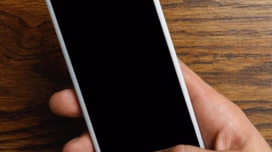 फिंगरप्रिंट, फेस अनलॉक की पासकोड; तुमच्या स्मार्टफोनला सर्वात मजबूत सुरक्षा कोण देतो? जाणून घ्या