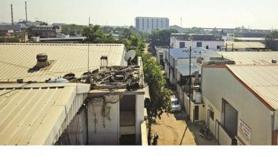 संभाजीनगरच्या तरुण महिला कामगाराचा मशीनमध्ये तुटला हात, कारखान्यांत कामगारांच्या जीवाशी होतोय खेळ?