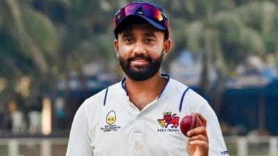 सामन्यापूर्वी या मुस्लिम क्रिकेटपटूने मैदानावर नारळ फोडून प्रार्थना केली आणि नंतर…, व्हिडिओ व्हायरल