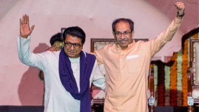 Uddhav Thackeray Meet Raj Thackeray : उद्धव ठाकरे थेट राज ठाकरेंच्या घरी; समोर आलं महत्वाचं कारण