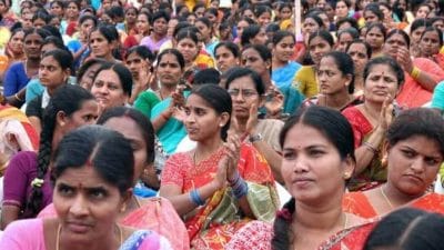 Ladki Bahin Yojana : लाडक्या बहिणींनो, 1500 रुपये जमा!! पटापट मोबाईल चेक करा