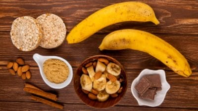 केळी खाल्ल्यानंतर अजिबात खाऊ नका ‘हे’ पदार्थ, बिघडू शकते आरोग्य