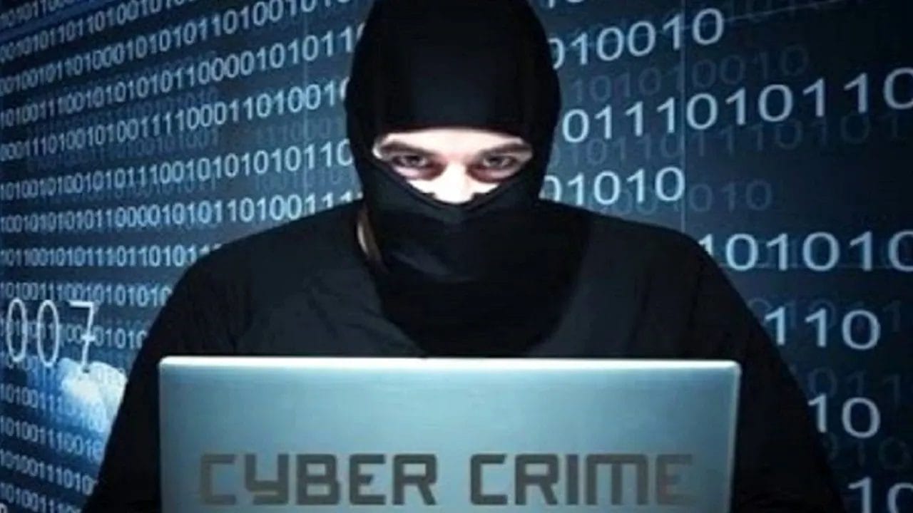 मुंबई सायबर फसवणुकीचे केंद्र ? अनेक कॉल सेंटर्सचा पर्दाफाश, नागरिकांची अब्जावधींची फसवणूक!