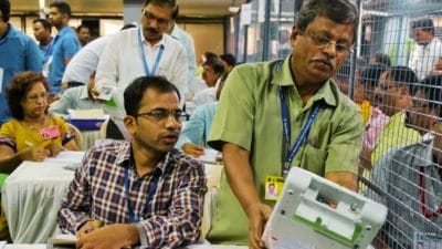 महाराष्ट्रातील 246 नगरपरिषदा आणि 42 नगरपंचायतींसाठी मतमोजणीला सुरूवात