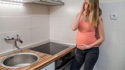 प्रेग्नेन्सीमध्ये बद्धकोष्ठतेचा त्रास होतोय? ‘या’ फळांचे सेवन केल्यास मिळेल आराम