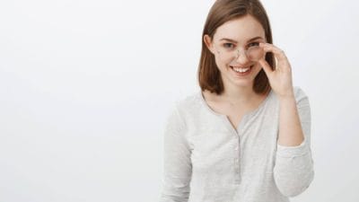 डोळ्याला अंधुक दिसतंय, नजर कमजोर झालीय? दृष्टी सुधारण्यासाठी खा ‘हे’ पदार्थ