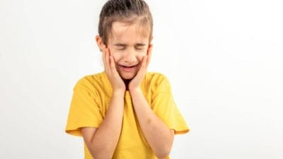 मुलांमध्ये टॉन्सिल्स इन्फेक्शन झाल्यास काय खावे आणि काय टाळावे? जाणून घ्या