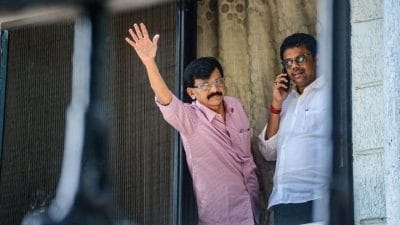 Sanjay Raut : संजय राऊतांच्या घरी बॉम्बशोधक पथक दाखल; मुंबईत खळबळ