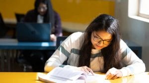 Mantra For Students : मुलांचे अभ्यासात लक्ष्य लागेना? या मंत्राचा जप करायला सांगा