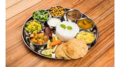 Vastu Tips : तुम्ही सुद्धा मीठ ताटात टाकून देता; आजच बदला ही सवय अन्यथा…