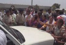 tension-arise-due-to-way-of-colony-women-stop-sdm-car