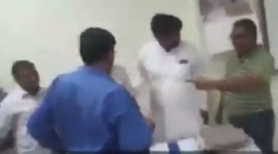 विधायक पति की गुंडागर्दी, SDM से बदसलूकी कर छिना मोबाइल, वीडियो वायरल