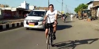 40-kilometers-away-from-the-bicycle-the-damoh-collector-inspection-the-hospital-