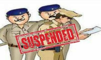 हाई अलर्ट ड्यूटी पर WhatsApp में व्यस्त मिले 6 पुलिसकर्मी, SP ने किया सस्पेंड