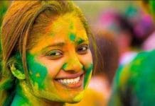 holi-celebration-2019-best-tips-of-clear-colors-from-skin