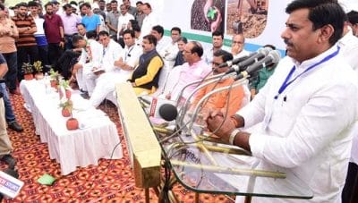 बड़े तालाब का गहरीकरण शुरू, बीजेपी विधायक ने की खानूगांव से अतिक्रमण हटाने की मांग