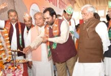 union-minister-naqvi-attack-on-rahul-and-priyanka-gandhi-in-gwalior-