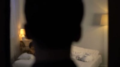 पति ने निजी पलों को किया मोबाइल में कैद और करने लगा पत्नी को ब्लैकमेल