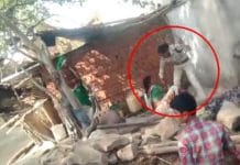 viral-video-of-lady-si-who-beaten-lady-in-damoh-madhy-pradesh