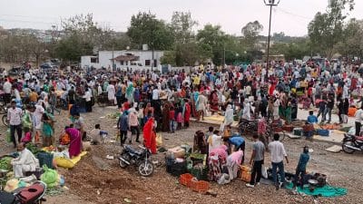 सब्जी बाजार में उमड़ी 2 हजार की भीड़, प्रशासन बेपरवाह