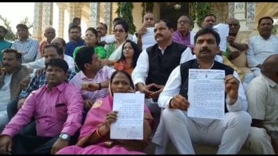 ग्वालियर में 500 से ज्यादा सामूहिक इस्तीफे, सभी ने जताई सिंधिया में आस्था