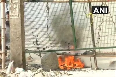 शाहीन बाग में धरनास्थल के नजदीक फेंका गया पेट्रोल बम