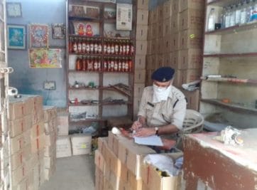 चार शराब तस्कर पकड़ाए, 140 पेटी शराब, छोटा हाथी वाहन सहित 3 स्कूटर बरामद