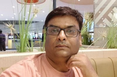 ‘रे बचपन तुझे अब में अपने बच्चों में खोजता हूँ, किधर गया वो भोलापन अब ये सोचता हूँ’