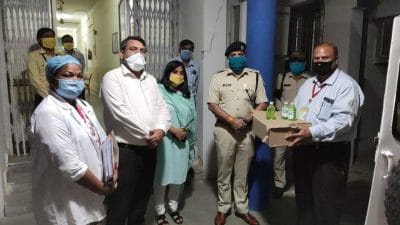 विभिन्न विभागों में वितरित किया गया सेनेटाइजर,स्वस्थ रहने के लिये प्रशासन की पहल