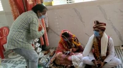 कैंसर पीड़ित पिता ने बेटे की शादी देखने की जताई इच्छा, प्रशासन ने की पूरी