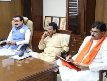 कमलनाथ सरकार के फैसलों की होगी समीक्षा, अधिकारियों से दस्तावेज मंगाए