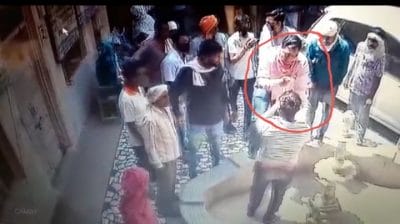 पत्नी का अल्ट्रासाउंड कराने गए युवक के साथ डॉक्टर और साथियों ने की मारपीट, घटना CCTV में कैद