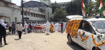 मेडिकल कालेज में कार्यरत नर्स की मौत, शहीद की तरह निकाली अंतिम यात्रा