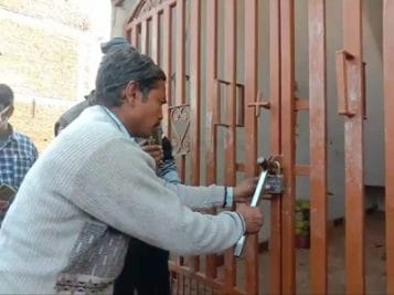 रिटायर्ड फौजी के चेहरे पर आई खुशी- बोले विश्वास हो गया है न्याय अभी जिंदा है