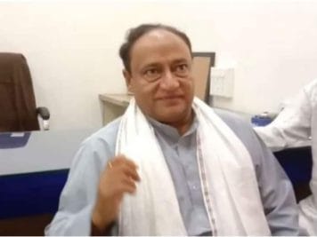 प्रियंका के ट्वीट पर लक्ष्मण सिंह का तंज, ‘हम भी रहे हैं निशानेबाज’