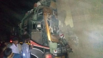 अनियंत्रित होकर कुएं में गिरी मजदूरों से भरी पिकअप वाहन, 2 की मौत, 6 घायल