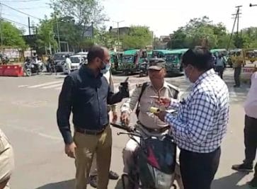 Corona: बिना मास्क लगाए जा रहे थे ASI, ADM ने रोका फिर की ये कार्रवाई