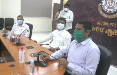 इंदौर: लॉकडाउन के बीच तुलसी सिलावट की बैठक, पुलिस अधिकारियों को दिए ये निर्देश