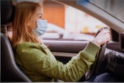 Delhi High Court: कार भी पब्लिक प्लेस, अकेले हों तो भी मास्क लगाना जरूरी