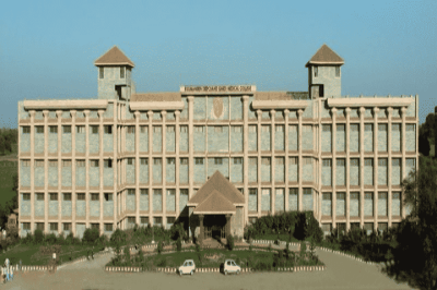 उज्जैन: अस्पताल में हंगामा, परिजनों ने डॉक्टर्स से की मारपीट, पुलिसकर्मी पर भी हमला