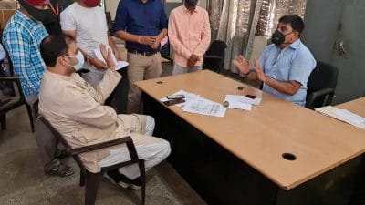 प्रमाणपत्र में मृत्यु का कारण कोरोना नहीं लिखे जाने पर भड़के विधायक, निगम अधिकारी को फटकारा