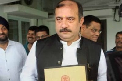 कमलनाथ के समर्थन में आए तरुण भनौत, बोले- मैं भी आरोप लगा रहा हूं, दर्ज करें FIR