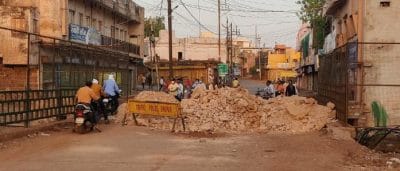 शिवपुरी में कोरोना कर्फ्यू के नाम पर मनमाने तरीके से किए रास्ते बंद, लोग हो रहे परेशान