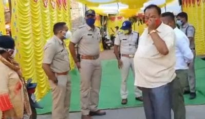 खण्डवा : MLA की भतीजी की धूमधाम से शादी, प्रशासन ने रूकवाई